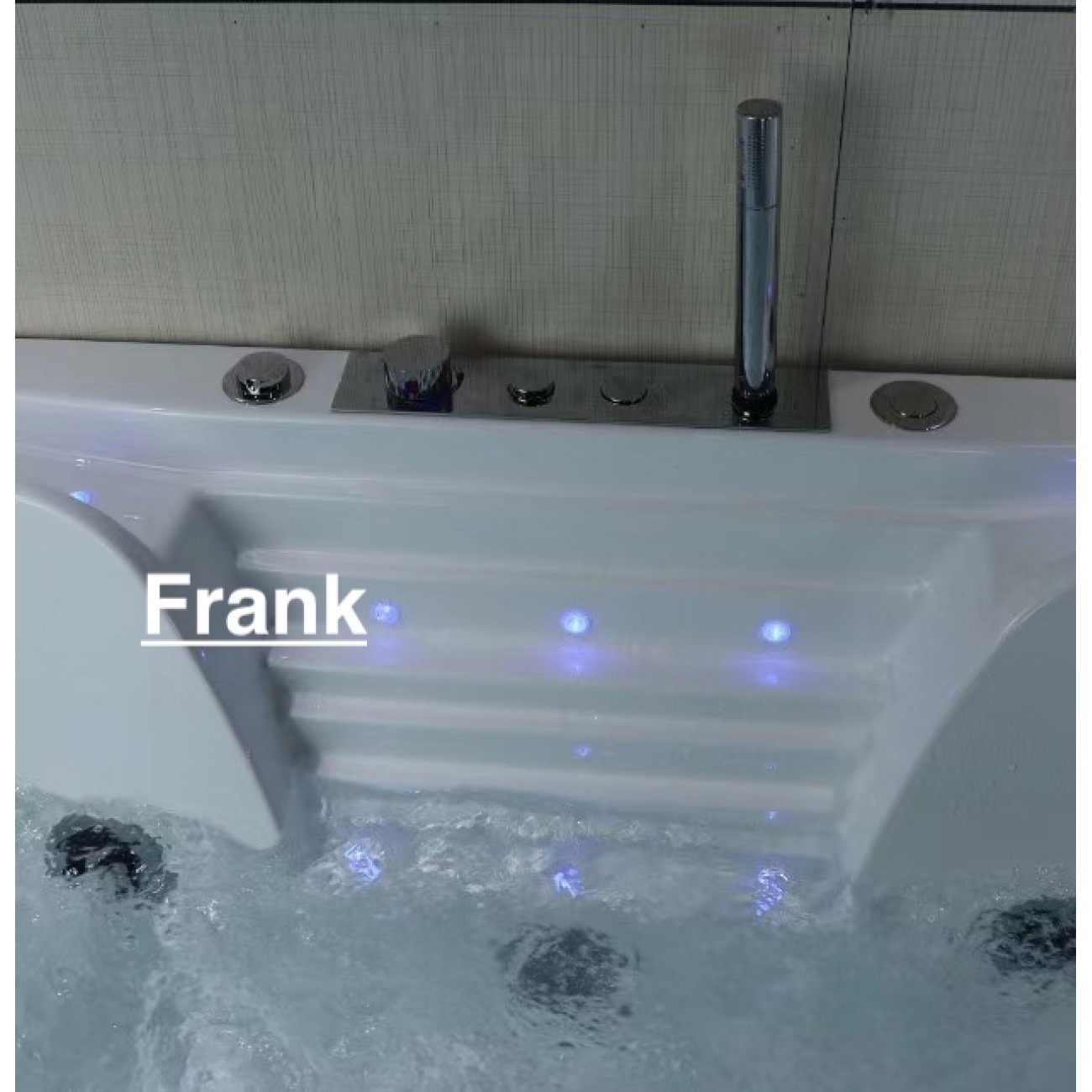 Гидромассажная ванна Frank F155 1700х1200