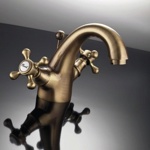 Palazzani Retro смеситель для раковины с донным клапаном бронза- фото2