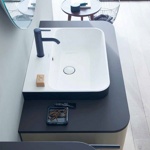 Duravit Happy D.2 Plus Раковина 600х460мм с переливом, без отв под смес, с креплением, выпуск с керам. покрытием цвет Anthracite matt/белый- фото