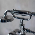 Смеситель для ванны настенный Arcade, ручки - леверы, хром- фото3